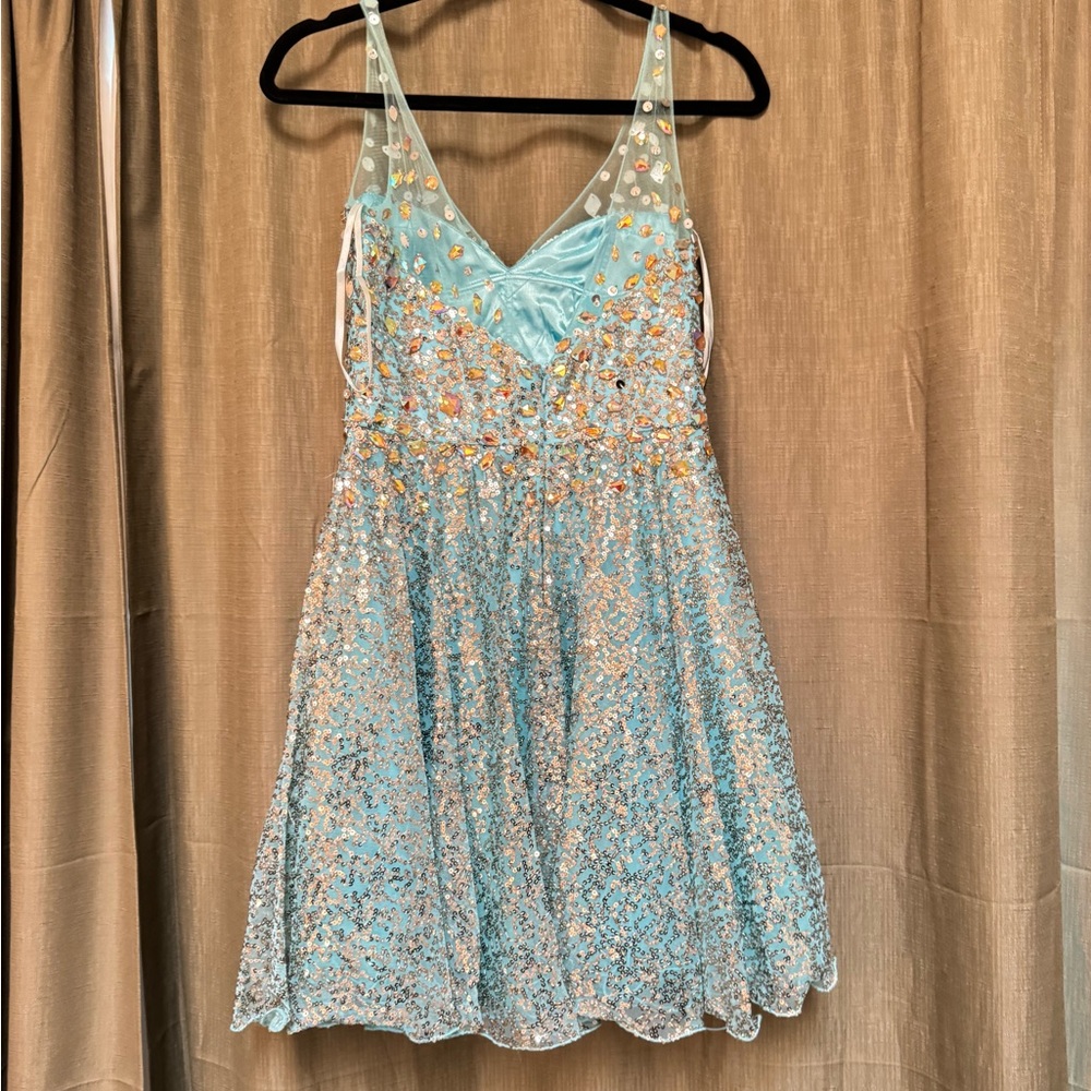 Elegant Sequin Embellished Dress - Picture 2 of 2